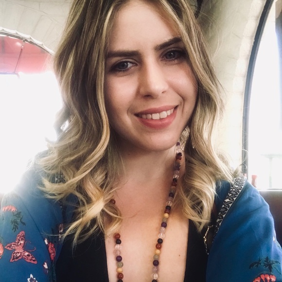 Meet your Posher, Rachel - Picture 3 of 4